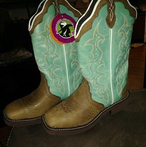 Justin gypsy square toe boots